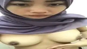 Bokep Jilbab Ungu Remas Tete Gede Memek Banjir